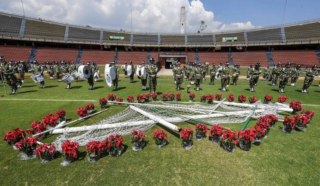 Anche l&#39;esercito colombiano ha omaggiato la Chape. Afp